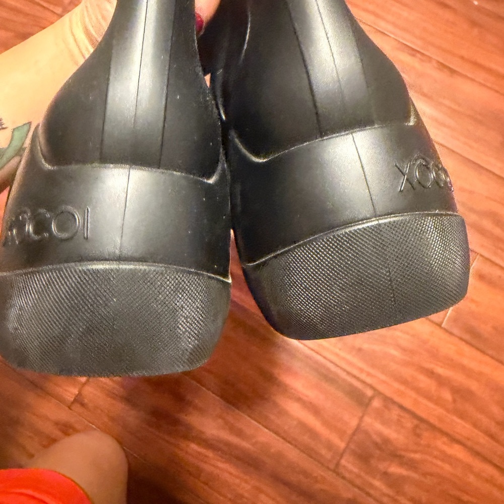 XOCOK Black Platform Chelsea Bootie - Picture 7 of 11